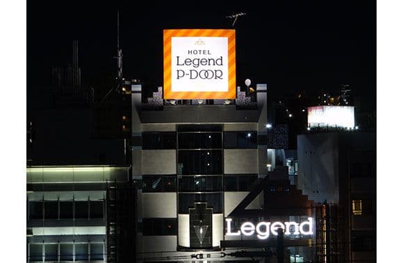 Legend P-door 外観