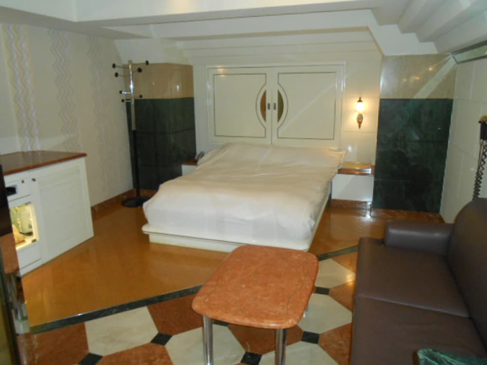 ブロンモード新宿 部屋写真